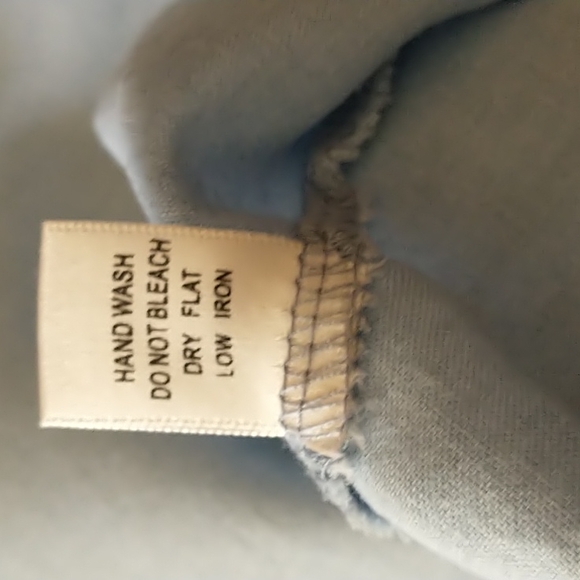 IRIS off the shoulder👗👗👗👗 - Picture 4 of 5